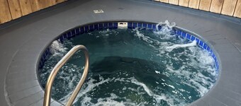 Nampa Inn & Suites
