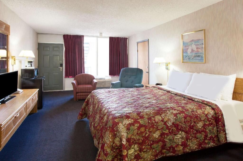 Premium bedding, desk, soundproofing, iron/ironing board