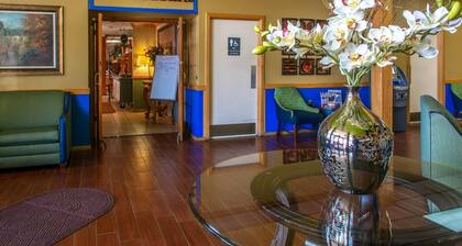 Days Inn by Wyndham Clinton