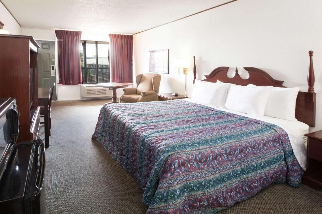 Premium bedding, desk, soundproofing, iron/ironing board