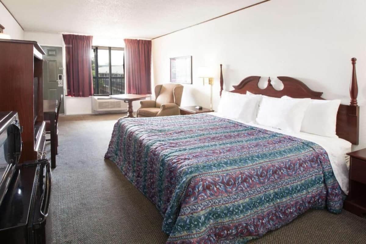 Premium bedding, desk, soundproofing, iron/ironing board