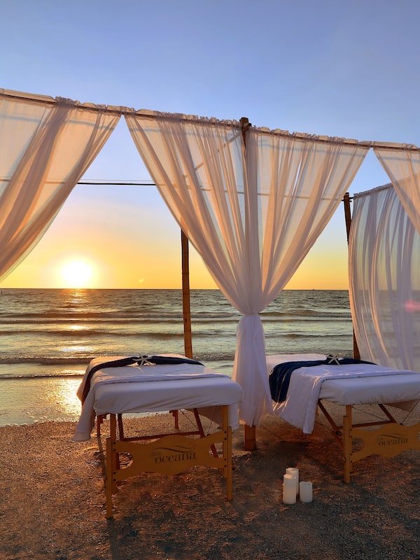 Couples treatment rooms, sauna, hot tub, steam room, body treatments