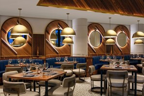 2 restaurants; breakfast, lunch, dinner, and brunch served