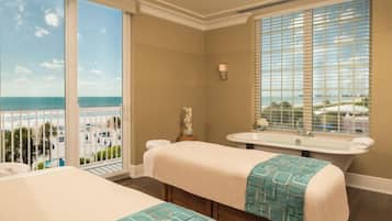 Parihoitohuone(ita), sauna, poreallas, höyrysauna, vartalohoitoja