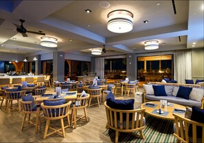 2 bars/lounges, poolside bar