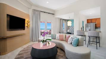 Penthouse (Bayside Suite) | Egyptian cotton sheets, premium bedding, pillowtop beds, minibar