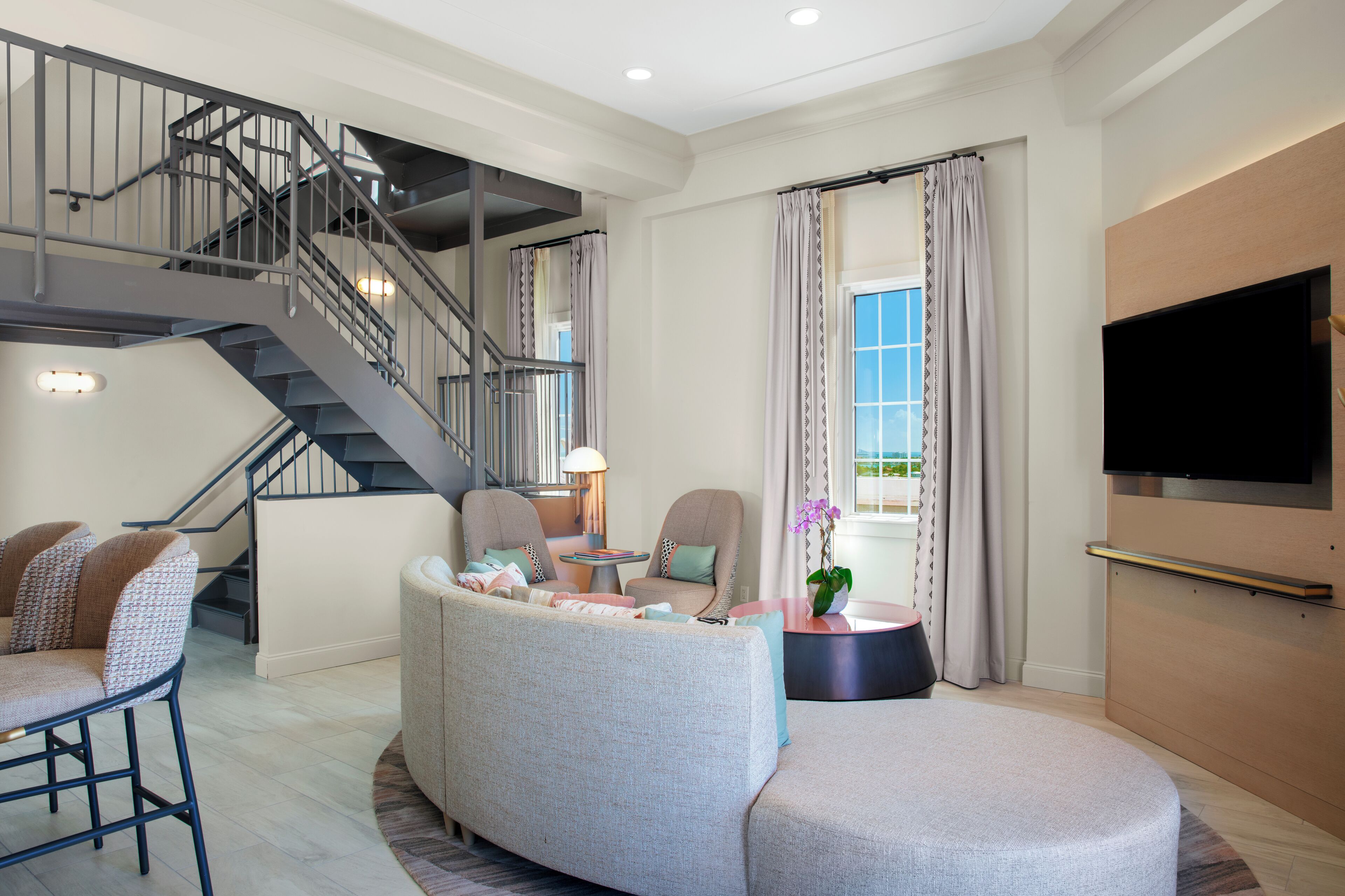 Egyptian cotton sheets, premium bedding, pillowtop beds, minibar