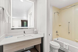 Standard Room, 1 King Bed, Non Smoking | Premium bedding, desk, laptop workspace, blackout drapes