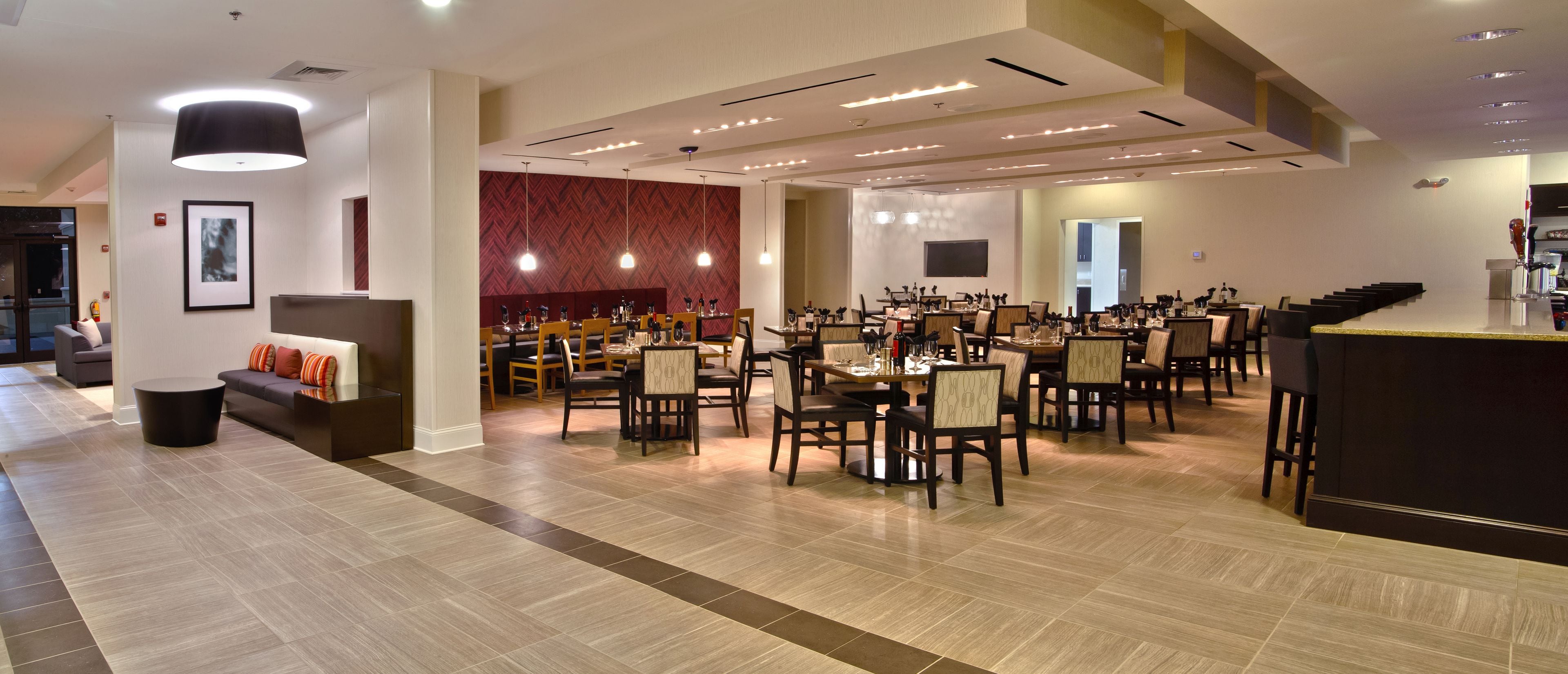 Photo - Holiday Inn Charlotte Airport