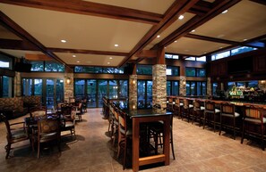 4 restaurants, breakfast served