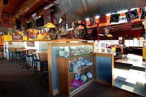 Lunch, dinner, brunch served; American cuisine