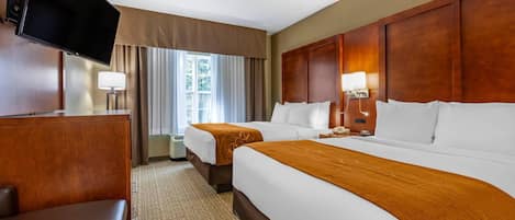 Suite, 2 Queen Beds | Zimmersafe, Schreibtisch, Verdunkelungsvorhänge, Bügeleisen/Bügelbrett