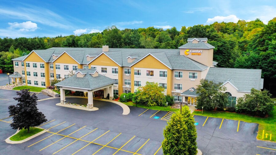 Comfort Suites