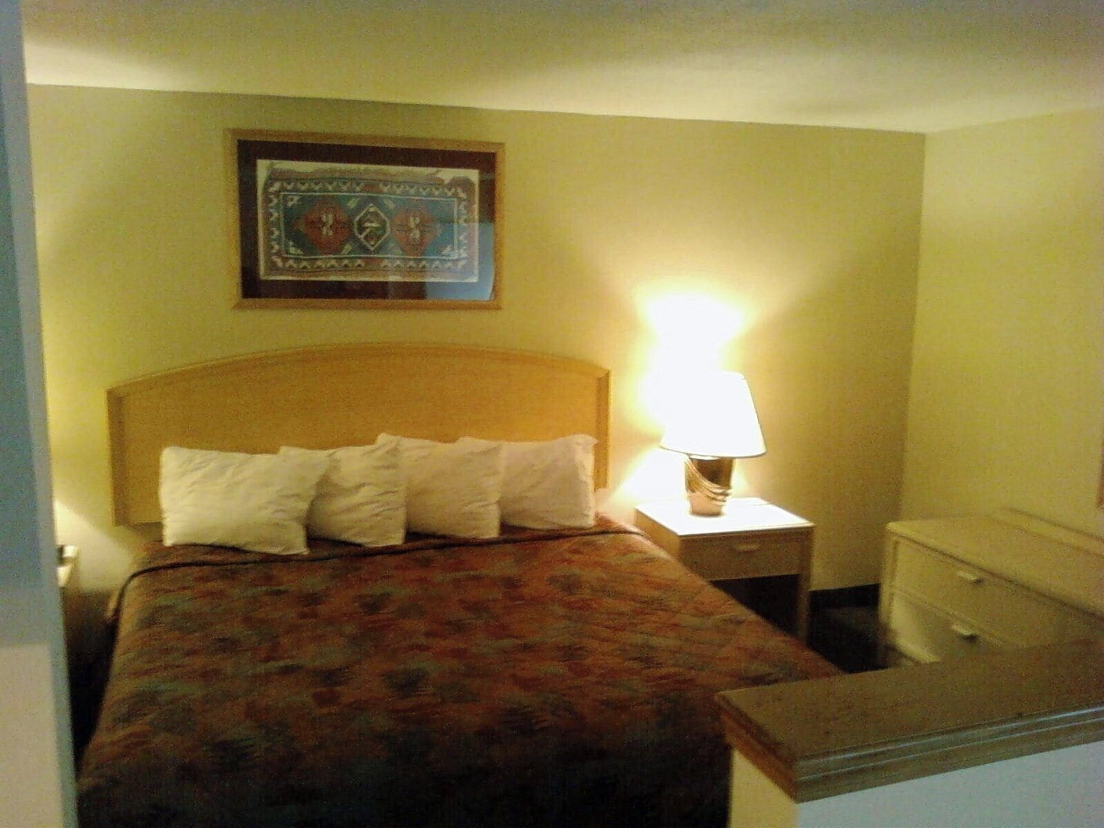 Iron/ironing board, free WiFi, bed sheets, alarm clocks