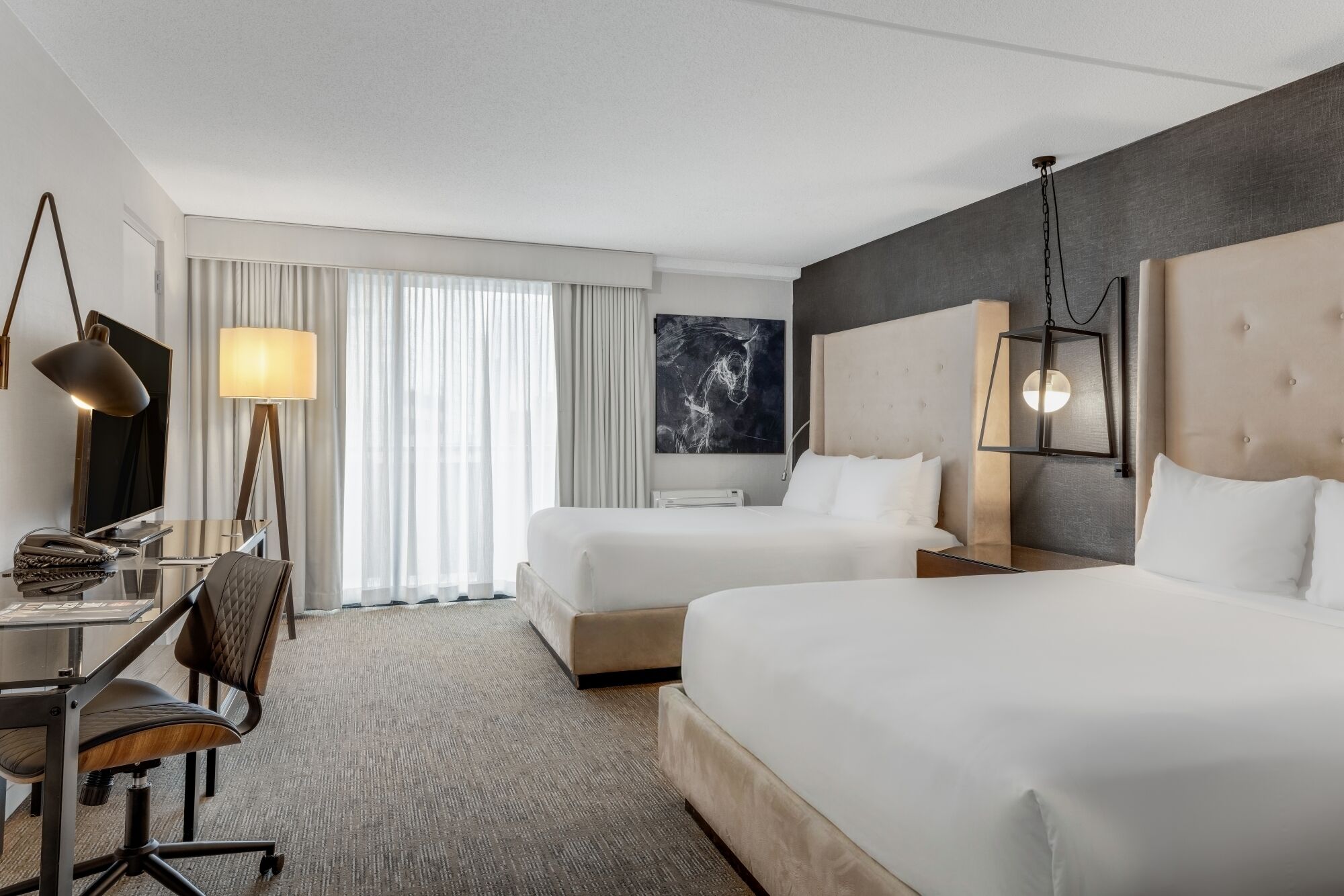 Premium bedding, in-room safe, desk, laptop workspace