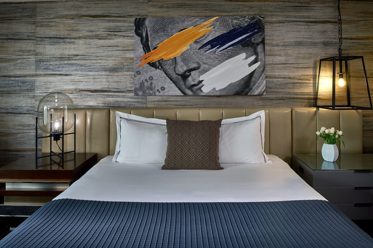 1 bedroom, premium bedding, in-room safe, desk