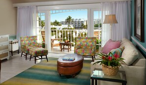 Minibar, in-room safe, individually decorated, individually furnished