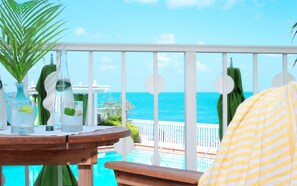 Deluxe-Zimmer, Meerseite | Terrasse/Patio