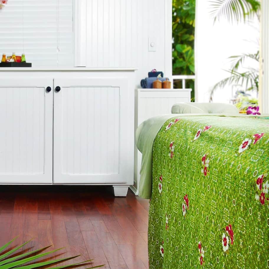 Body treatments, aromatherapy, deep-tissue massages, Swedish massages