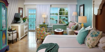 Minibar, in-room safe, individually decorated, individually furnished