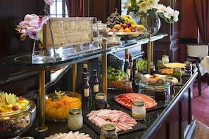 Daily buffet breakfast (EUR 30 per person)