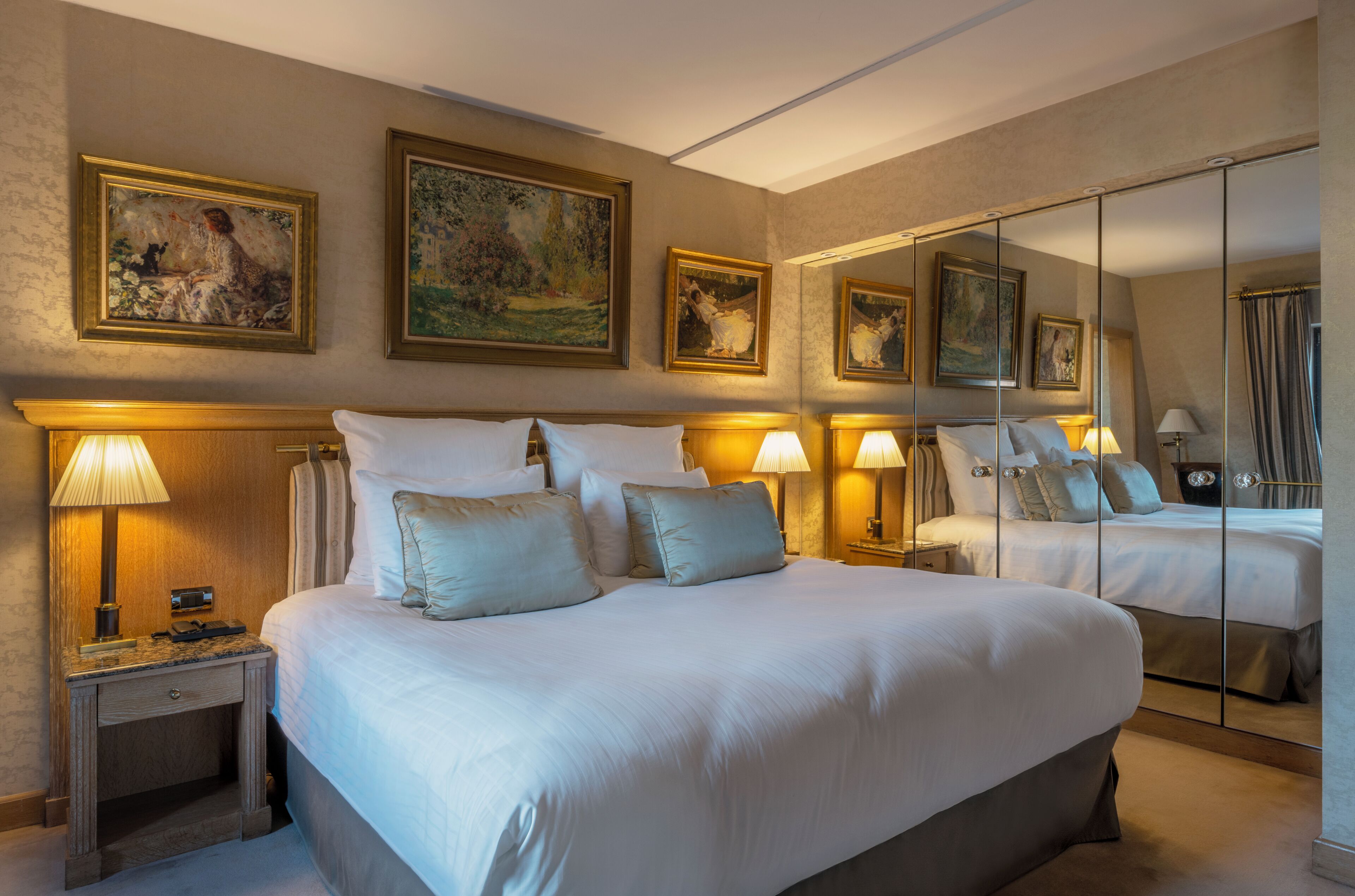 Suite Royal, 1 letto king, sauna | Biancheria da letto di alta qualità, minibar, una cassaforte in camera