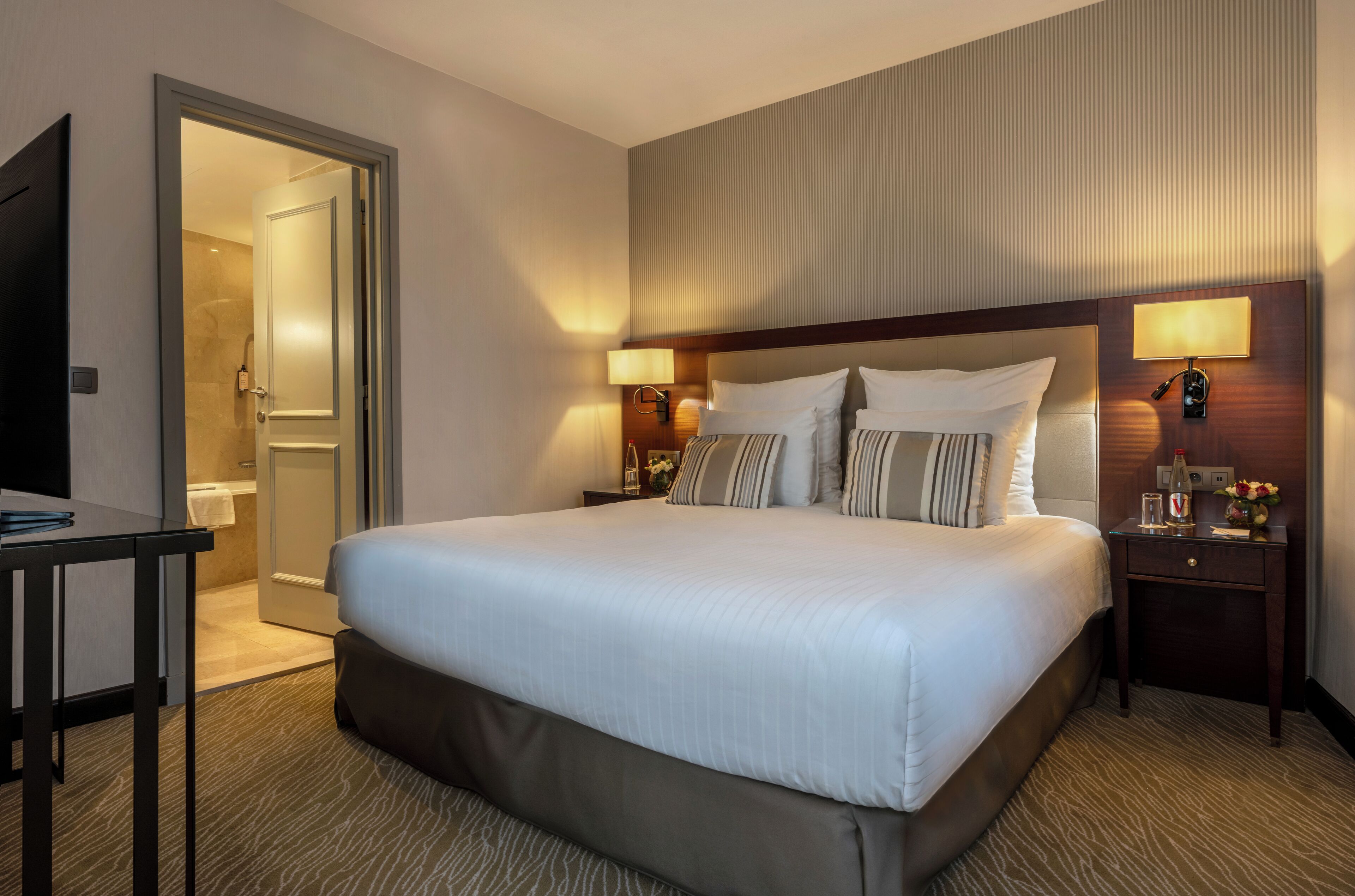 Junior Suite Privilege View | Biancheria da letto di alta qualità, minibar, una cassaforte in camera