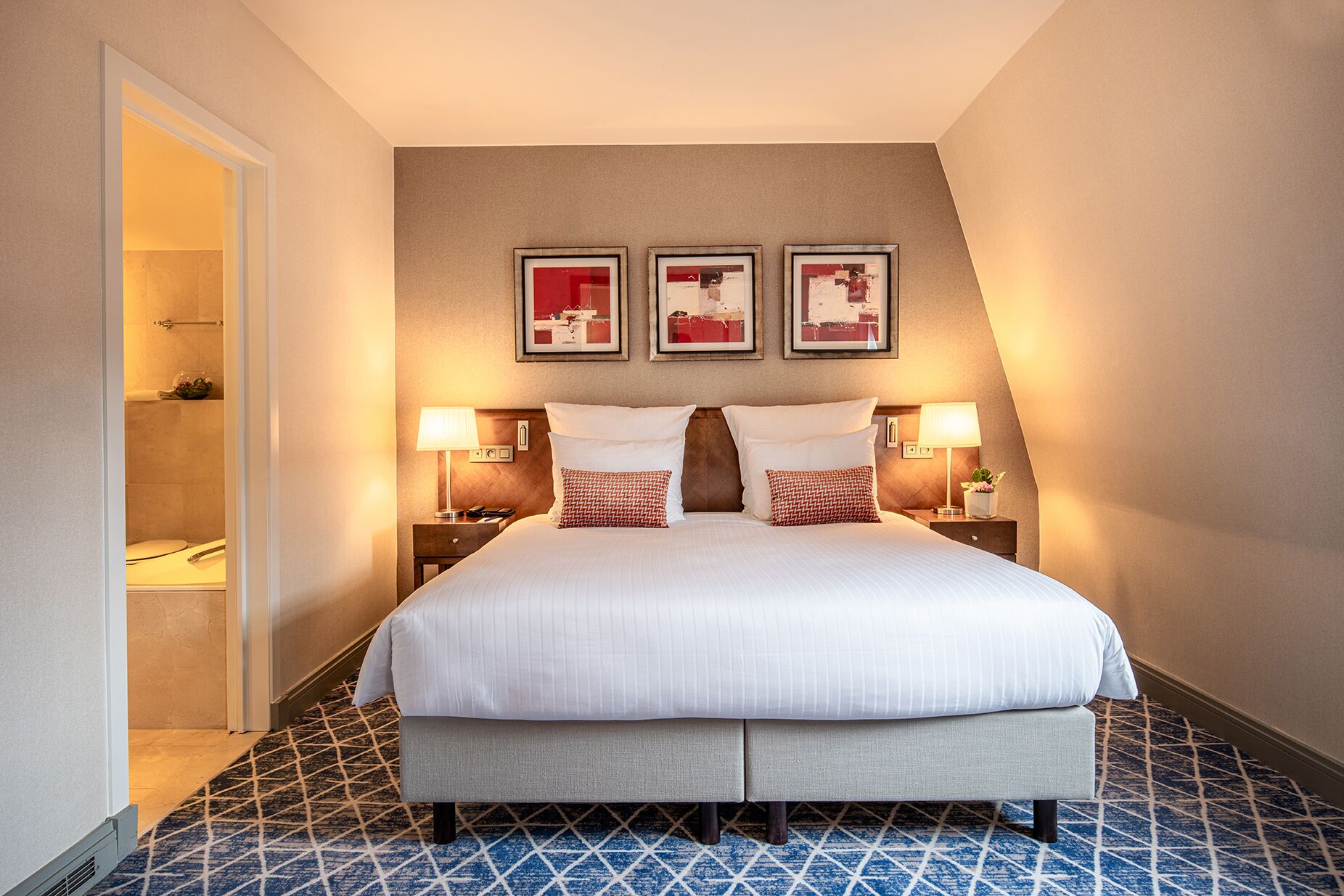 Junior Suite, 1 King Bed