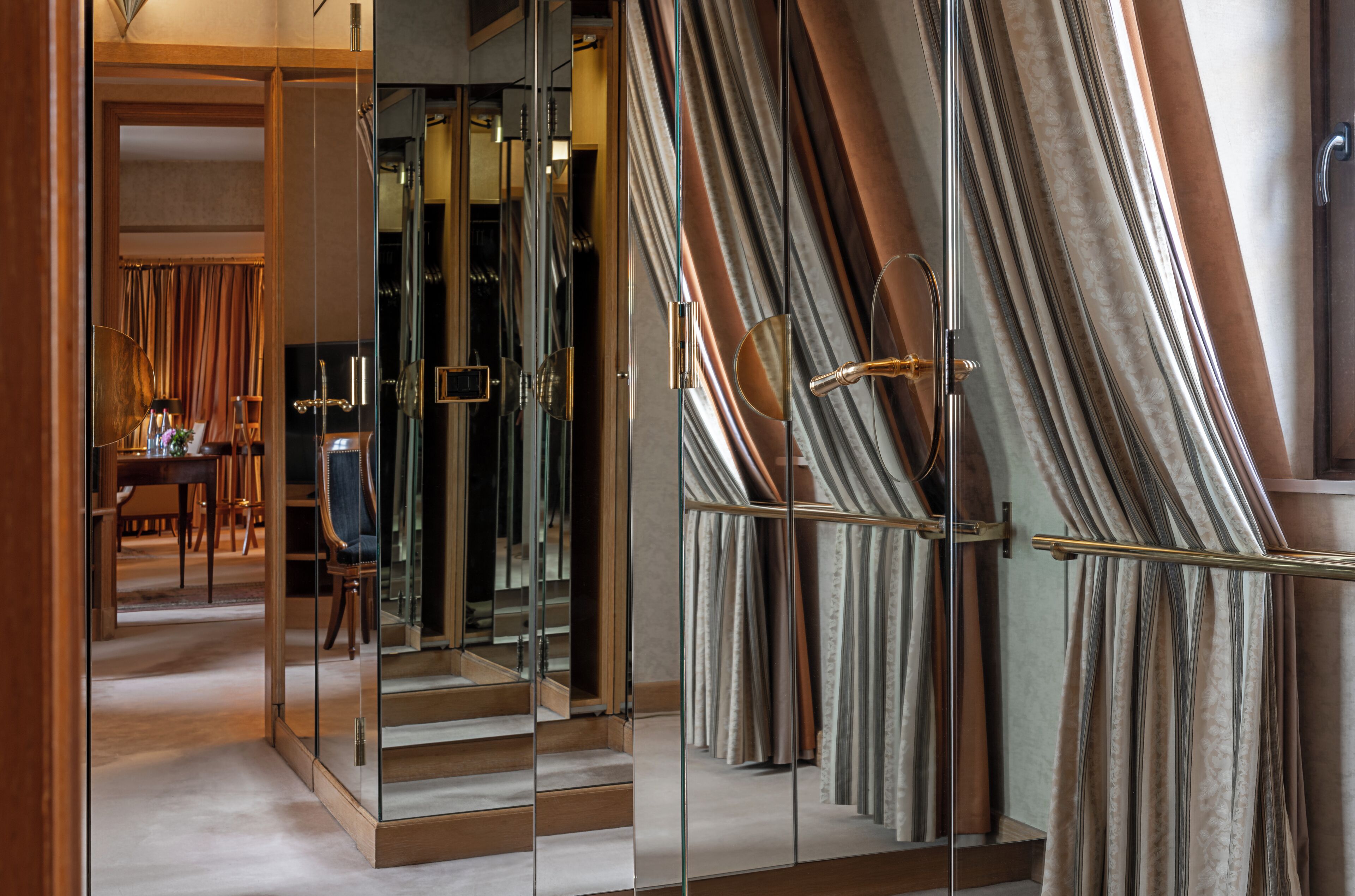 Royal Suite, 1 King Bed, Sauna | Premium bedding, minibar, in-room safe, desk