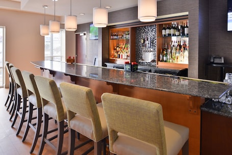 Bar (on property). Holiday Inn Hotel & Suites Rochester - Marketplace by IHG
