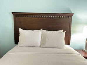 Room, 1 Double Bed, Accessible, Non Smoking | In-room safe, desk, blackout drapes, iron/ironing board