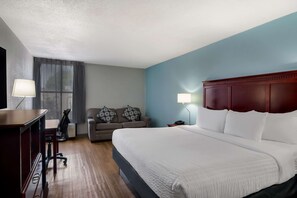 Standard Room, 1 King Bed, Non Smoking | In-room safe, desk, blackout drapes, iron/ironing board - Clarion Inn & Suites Grand Rapids Airport (Grand Rapids)