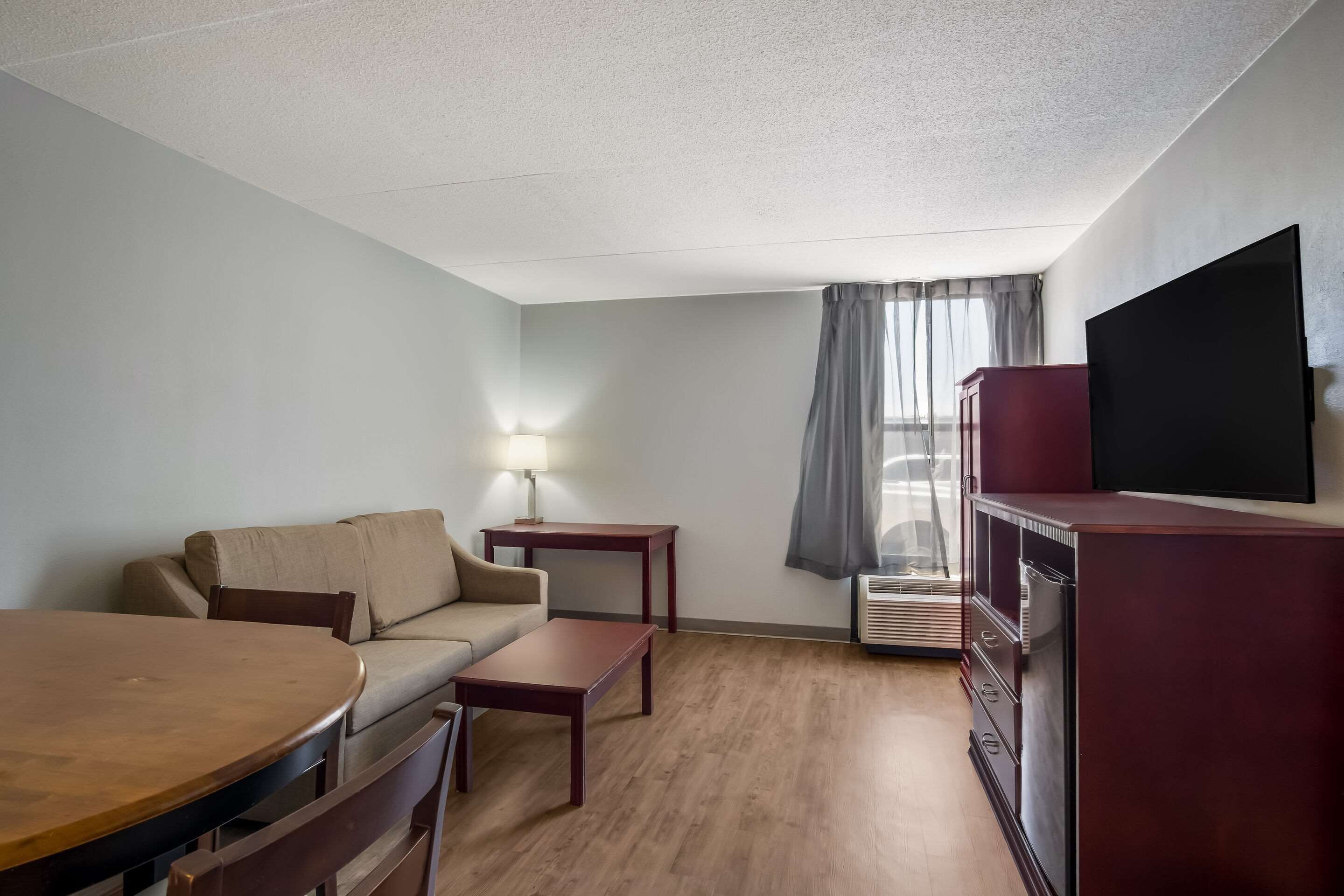 Photo - Clarion Inn & Suites Grand Rapids Airport