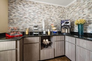 Free daily on-the-go breakfast - Days Inn by Wyndham Canton (Canton)