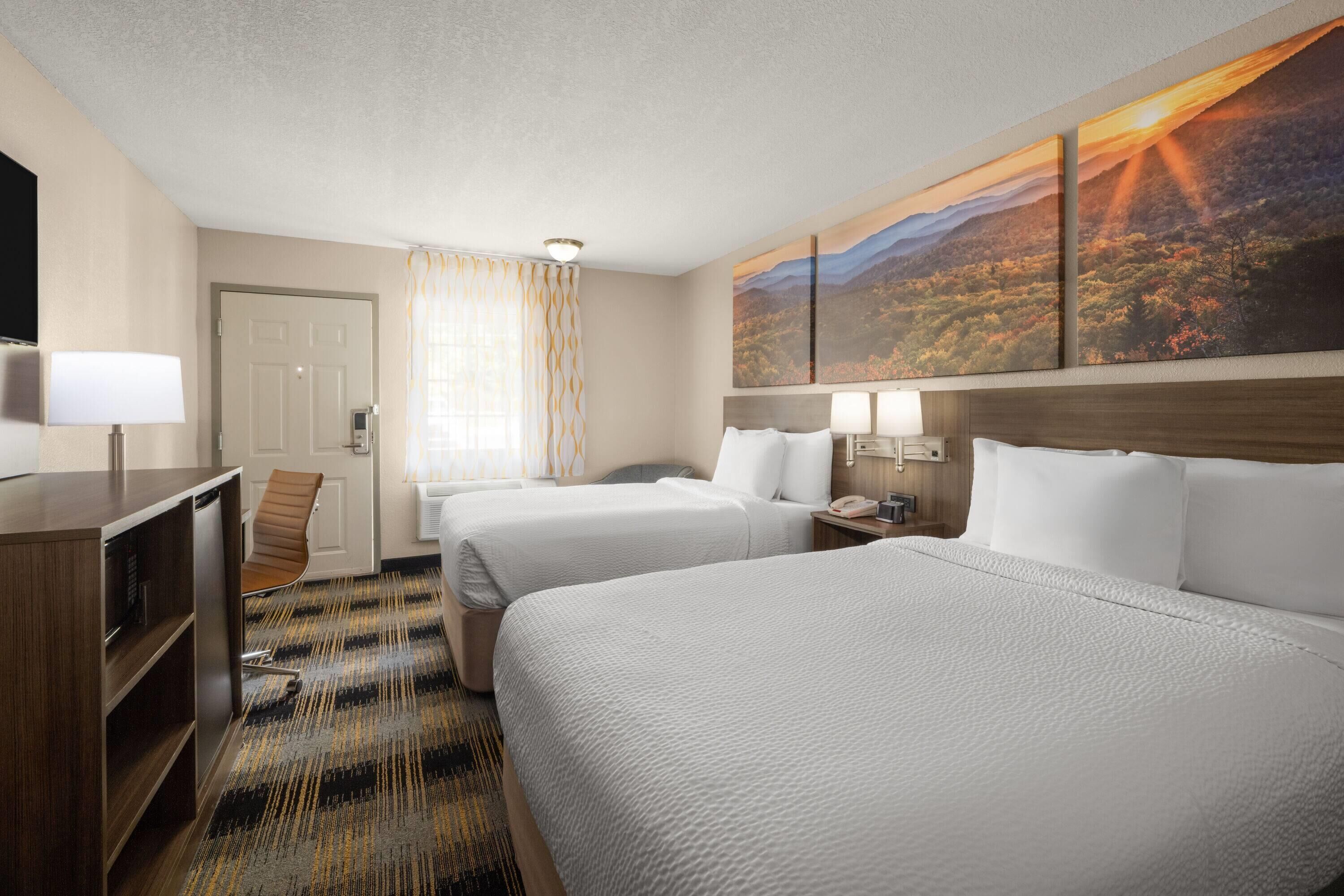 高級寢具、遮光窗簾/窗簾、熨斗/熨衫板、免費嬰兒床