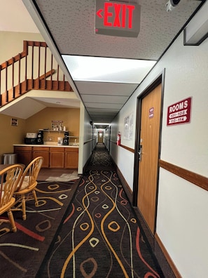 Interior -  Deluxe Inn Hotel in Nebraska City (Nebraska City)