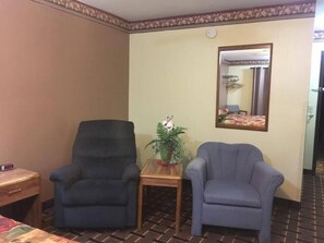 Premium bedding, in-room safe, desk, blackout drapes