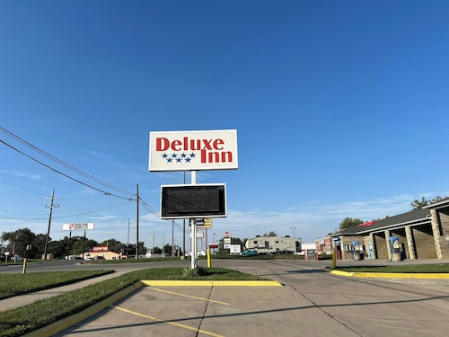 Deluxe Inn