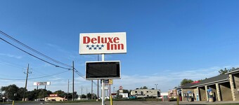 Deluxe Inn
