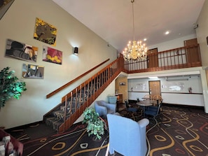 Interior entrance -  Deluxe Inn Hotel in Nebraska City (Nebraska City)