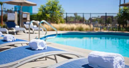 Holiday Inn Express & Suites Santa Ana - Orange County by IHG