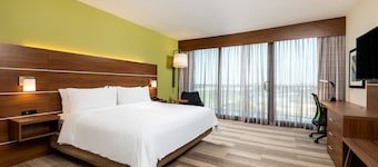 Holiday Inn Express & Suites Santa Ana - Orange County by IHG
