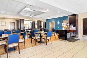 Café da manhã com buffet grátis