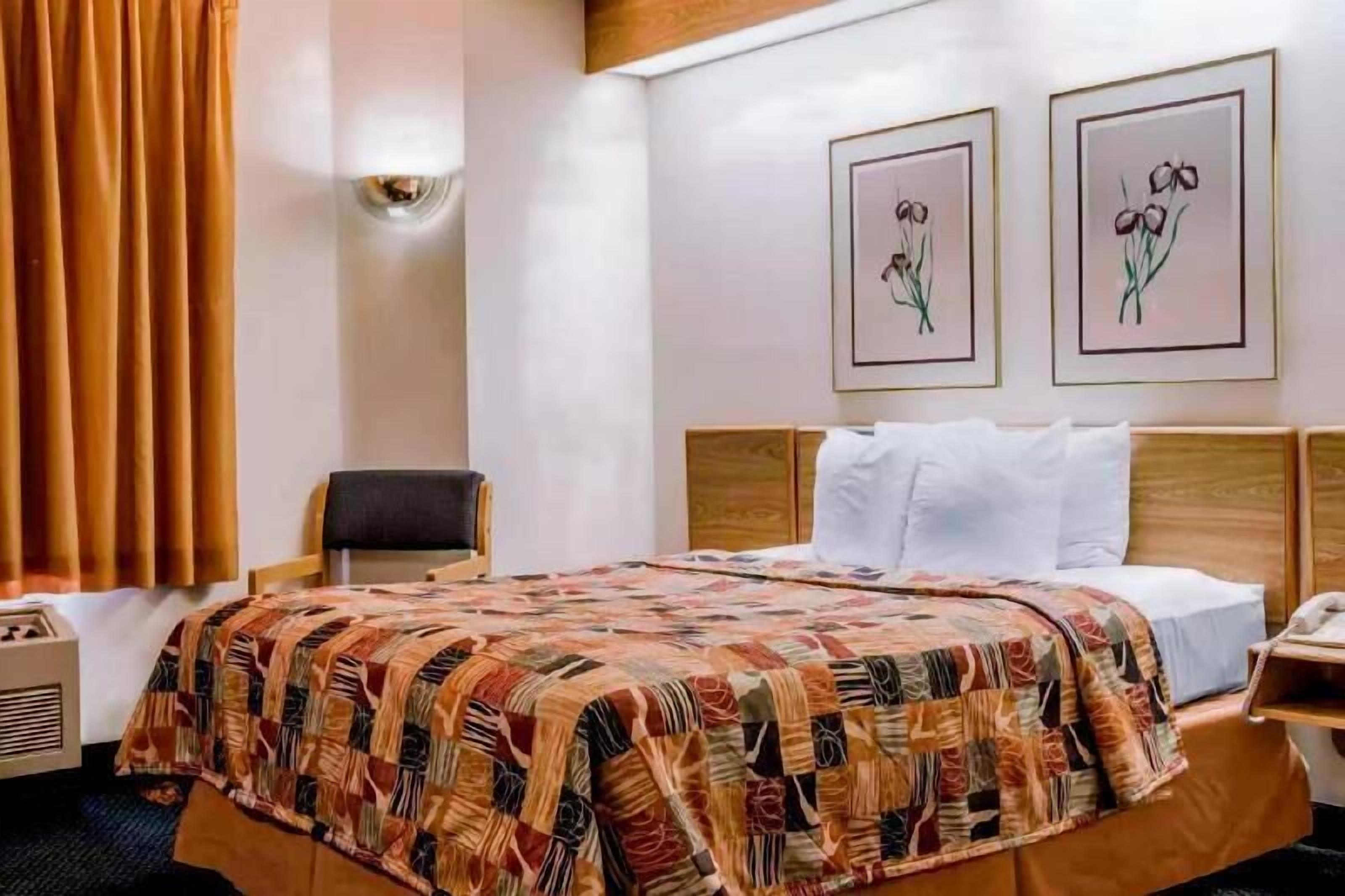Decoración personalizada, muebles diferentes y escritorio 