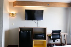 Decoración personalizada, muebles diferentes y escritorio
