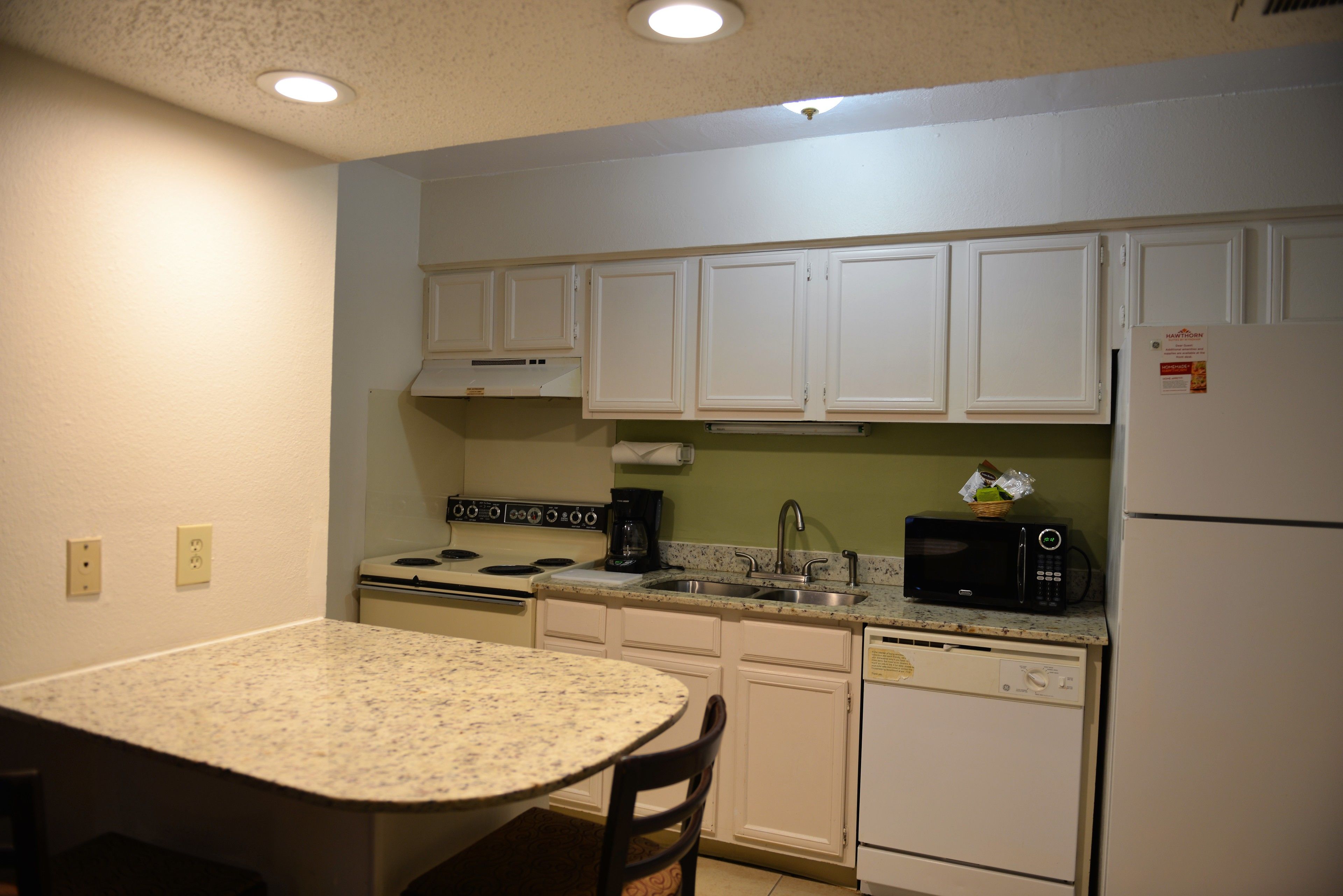 suite, 1 queen bed, accessible, non smoking (one-bedroom) | private kitchen | fridge, microwave, oven, dishwasher