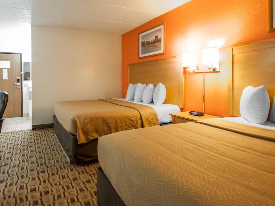 Ferro/asse da stiro, Wi-Fi gratuito, lenzuola, orologio con sveglia