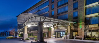 Holiday Inn Hotel & Suites Warren by IHG