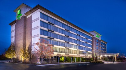 Holiday Inn Hotel & Suites Warren by IHG