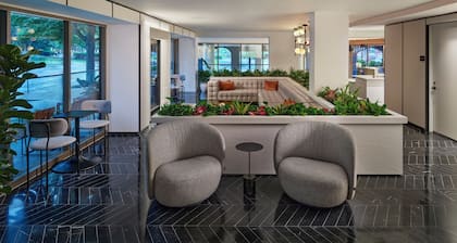 Hotel AKA Washington Circle